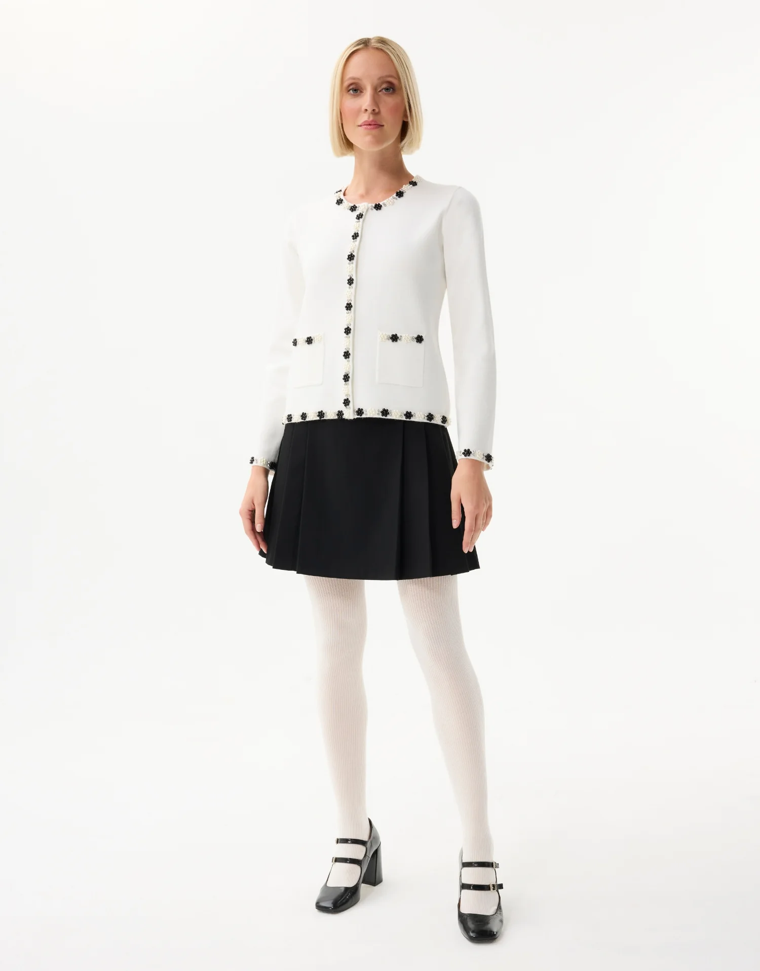 Cardigan à col perlé fleuri – noir ou écru - Image 4