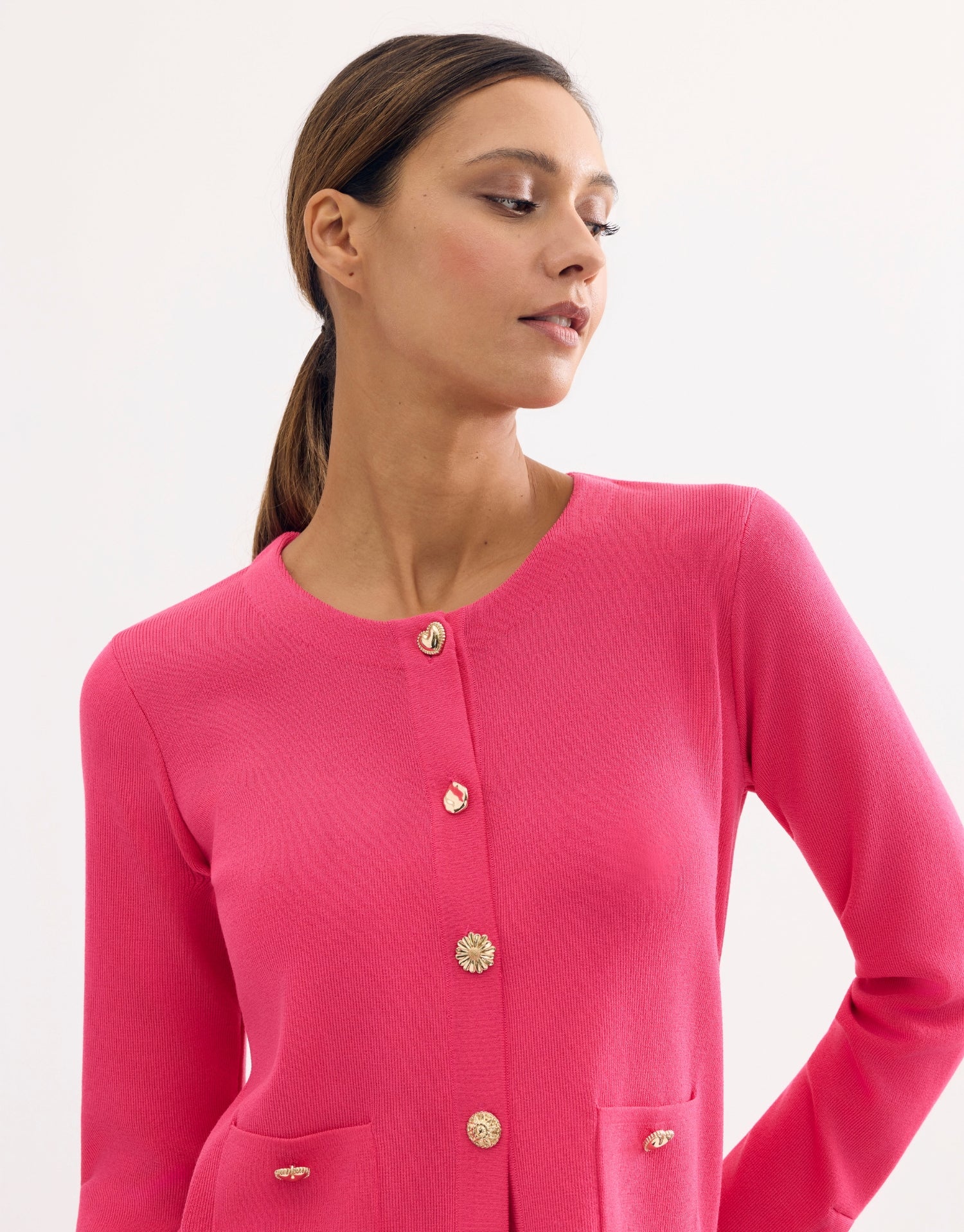 Cardigan chic à boutons bijoux - Image 7