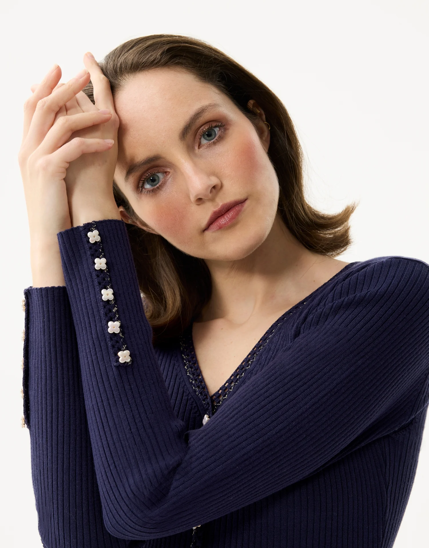 Cardigan cÎtelé à boutons bijoux - Image 9