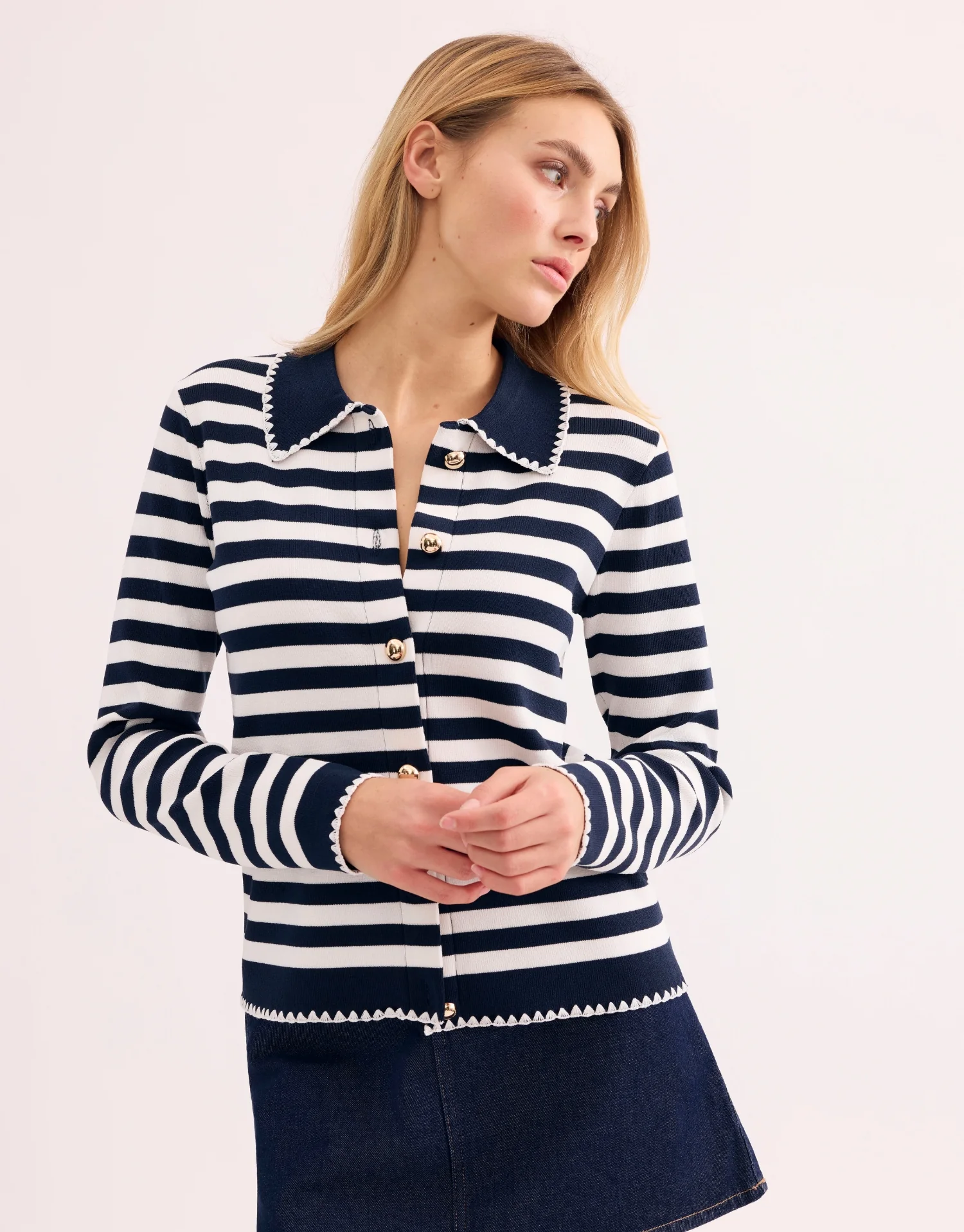 Cardigan marinière à boutons dorés - Image 4