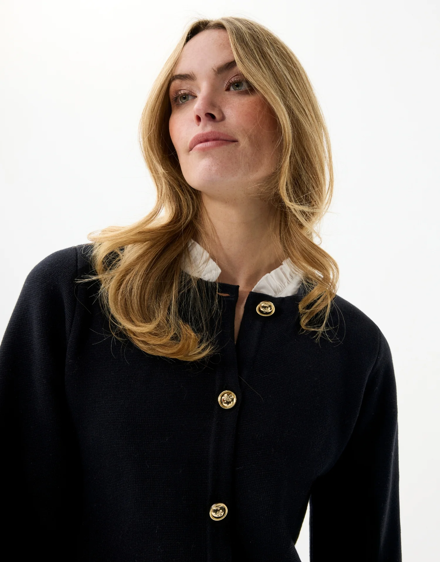 Cardigan noir à boutons dorés - Image 3