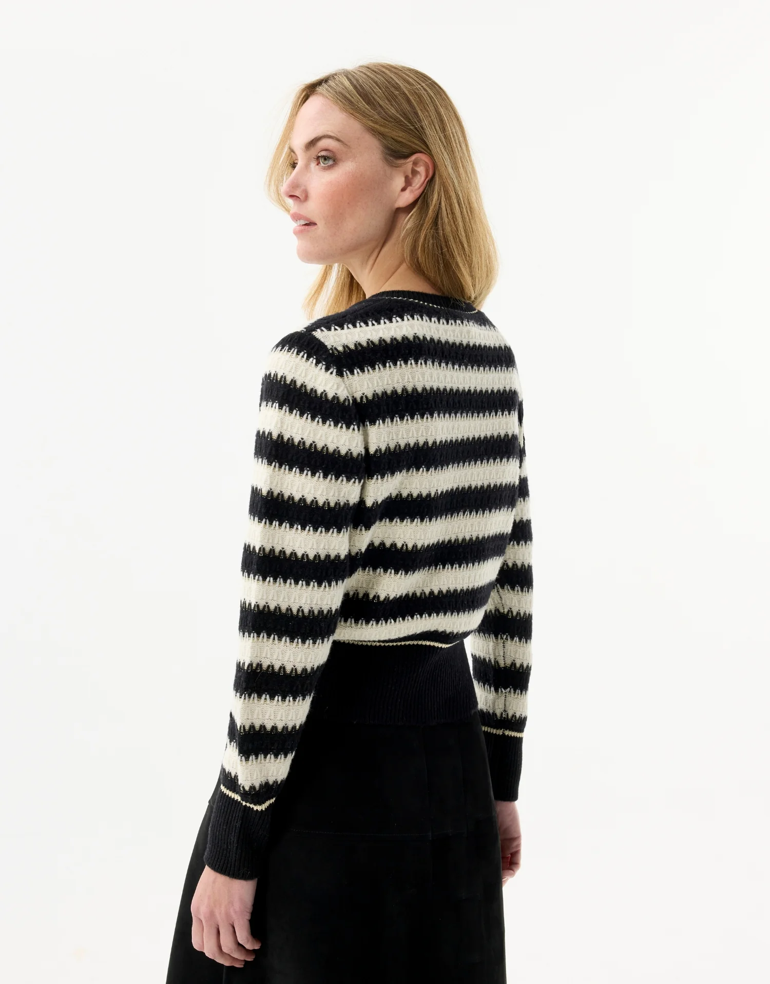 Cardigan rayé noir et écru en laine - Image 3