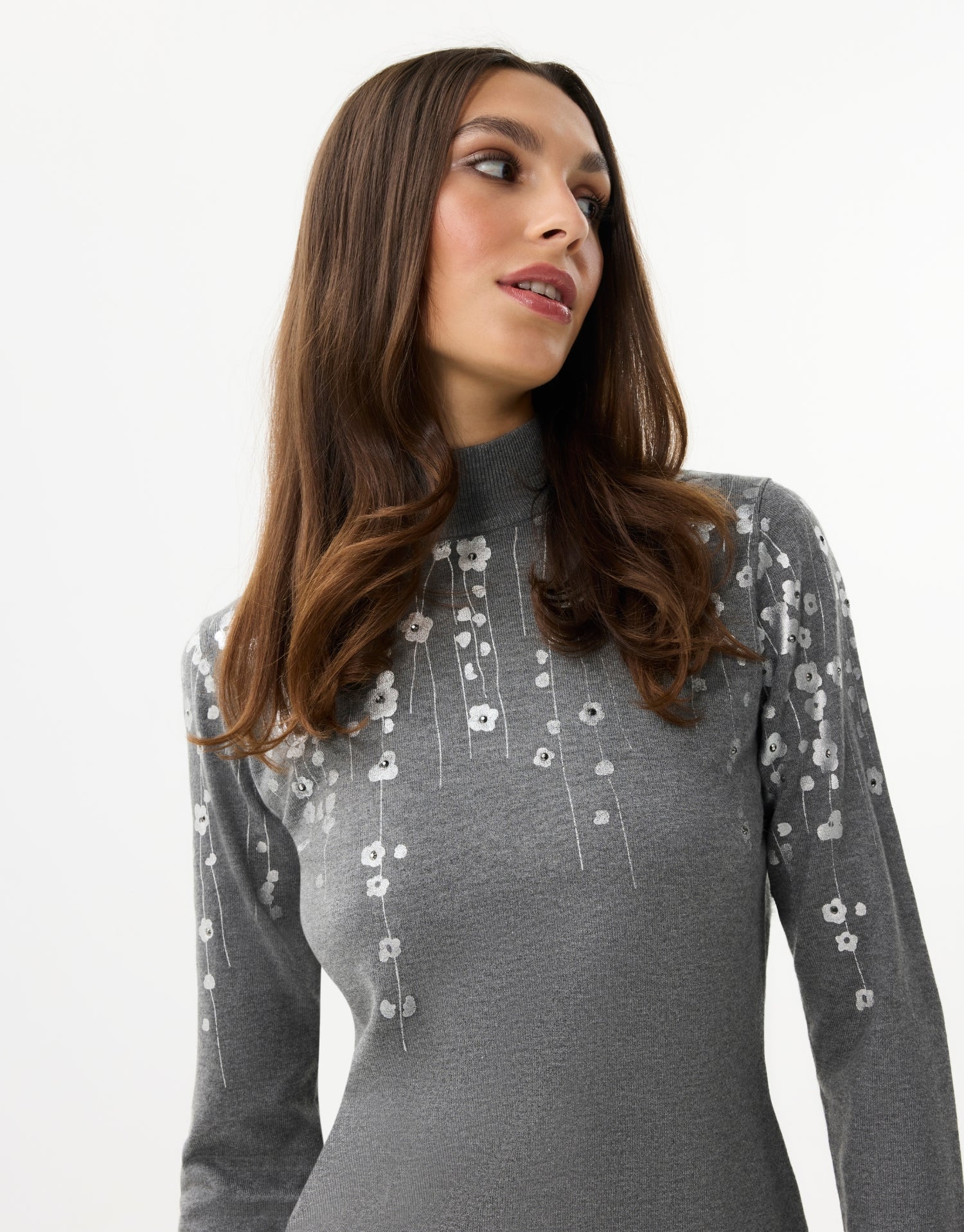 Pull à col montant motifs floraux dorés - Image 6