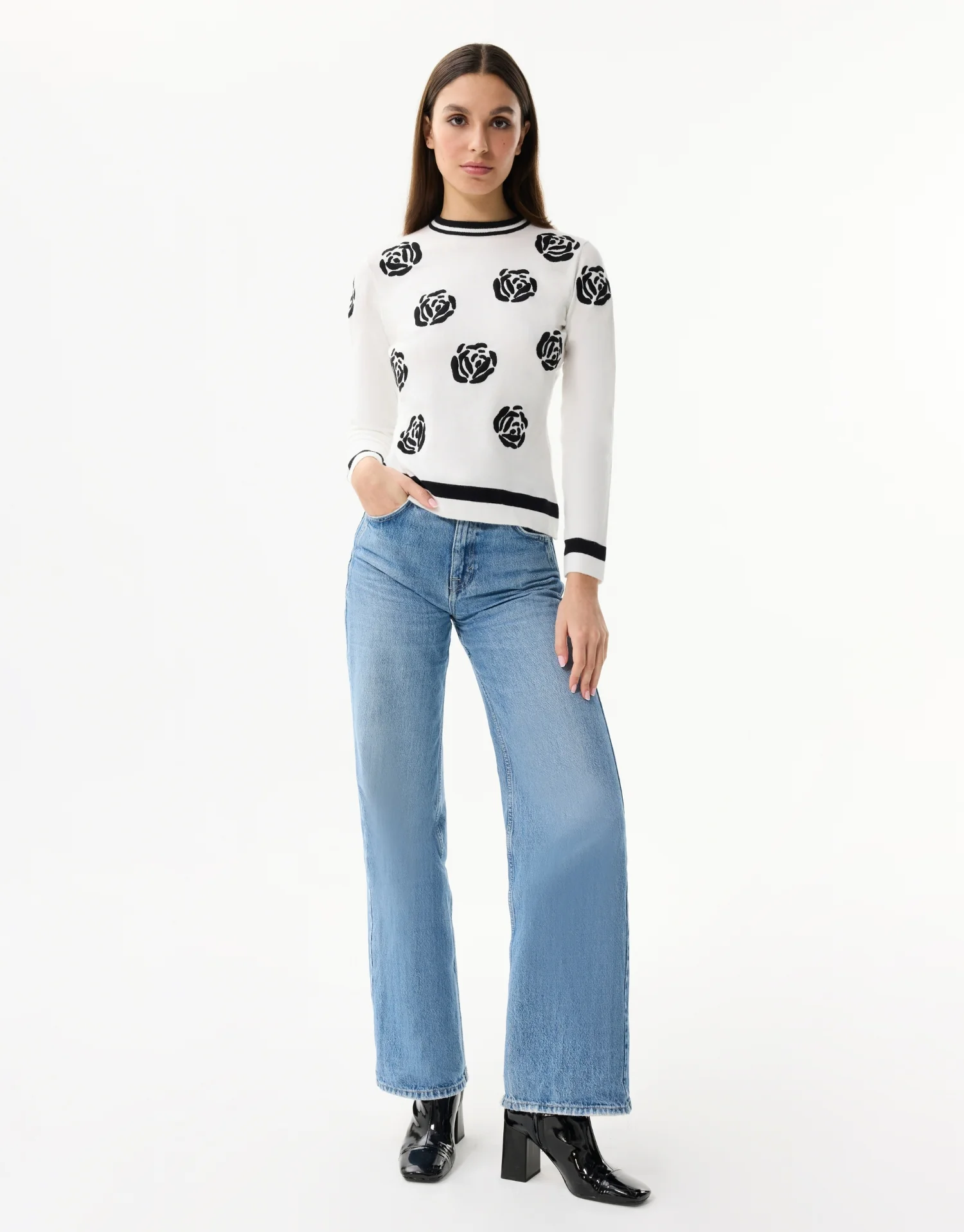 Pull à motif roses contrastées - Image 10