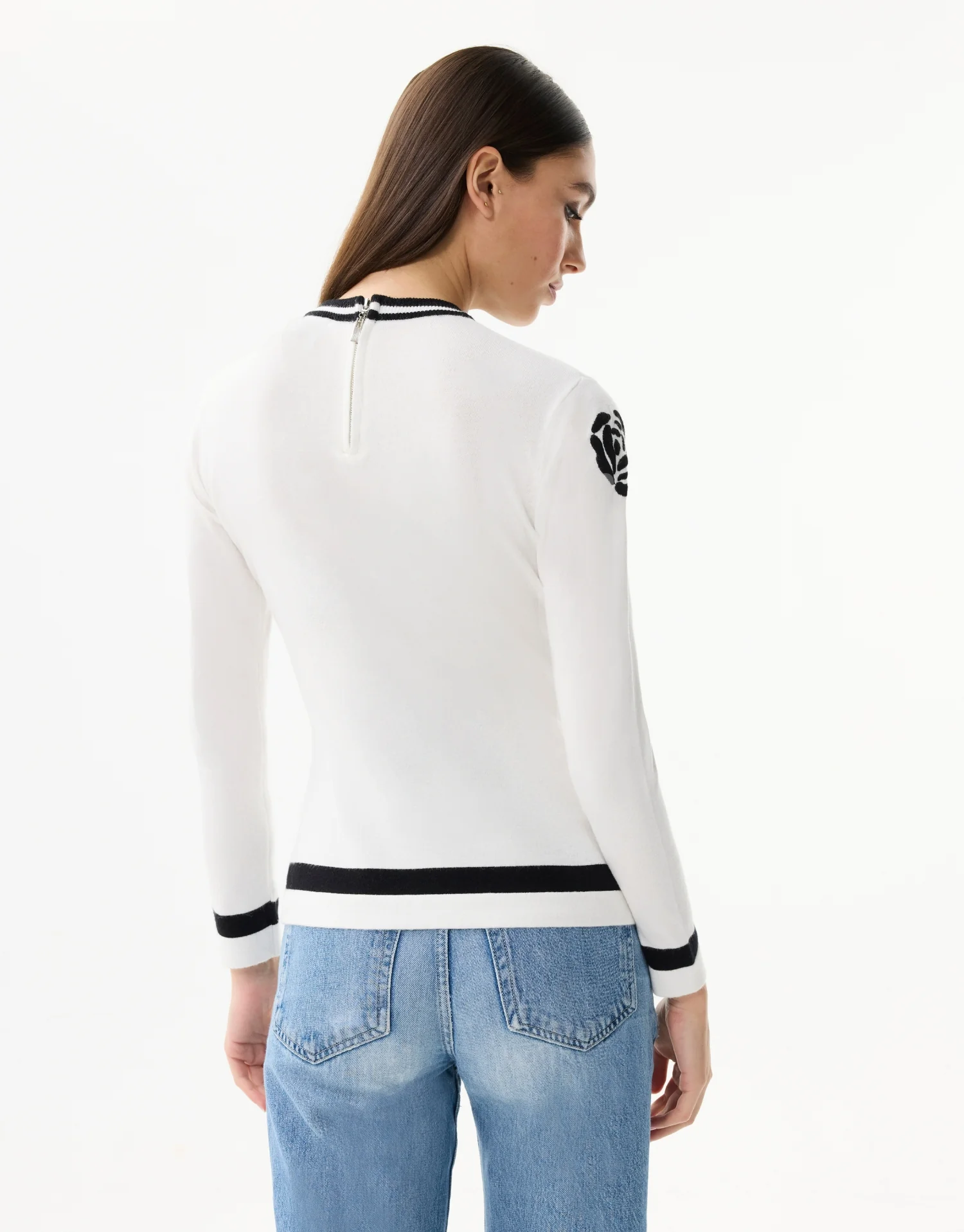 Pull à motif roses contrastées - Image 11
