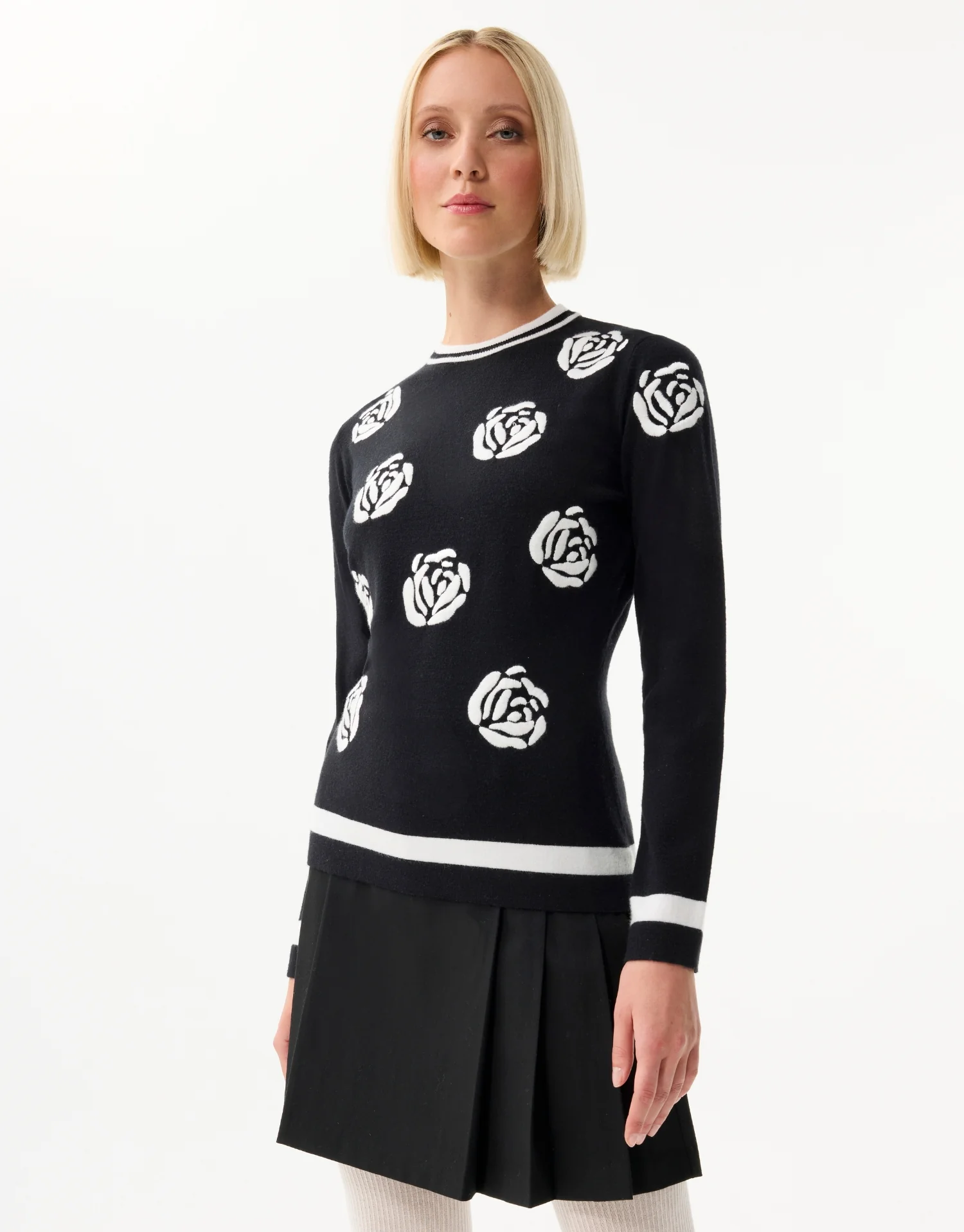 Pull à motif roses contrastées - Image 2