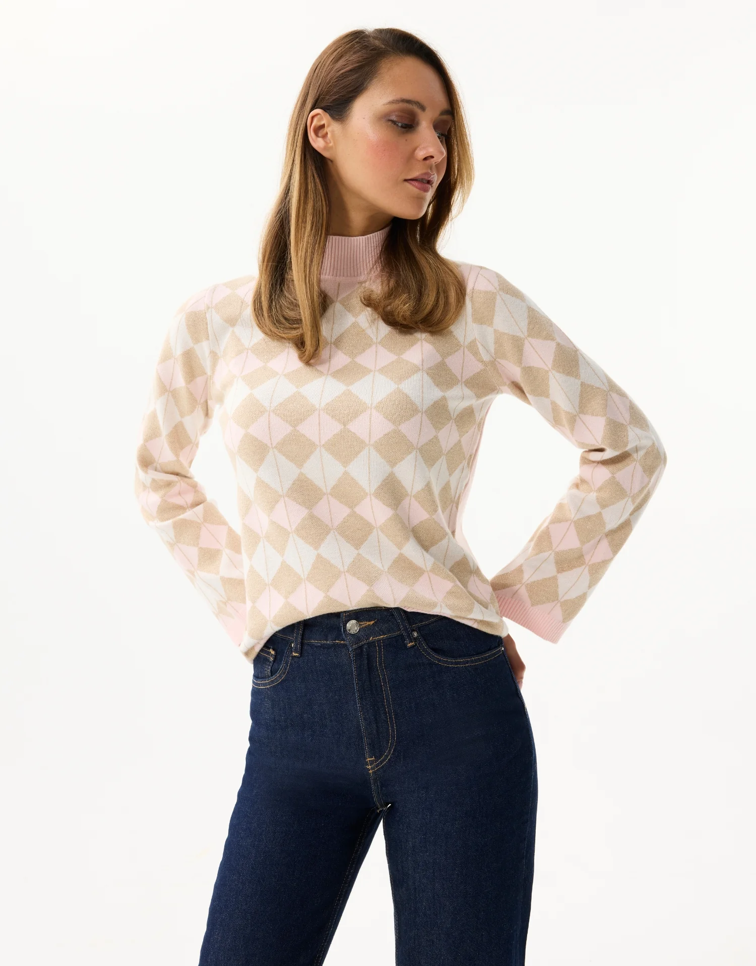 Pull à motifs losanges pastel