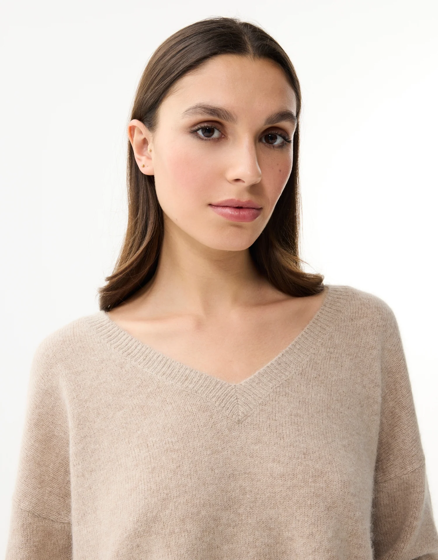 Pull col V en laine et raton laveur - Image 2