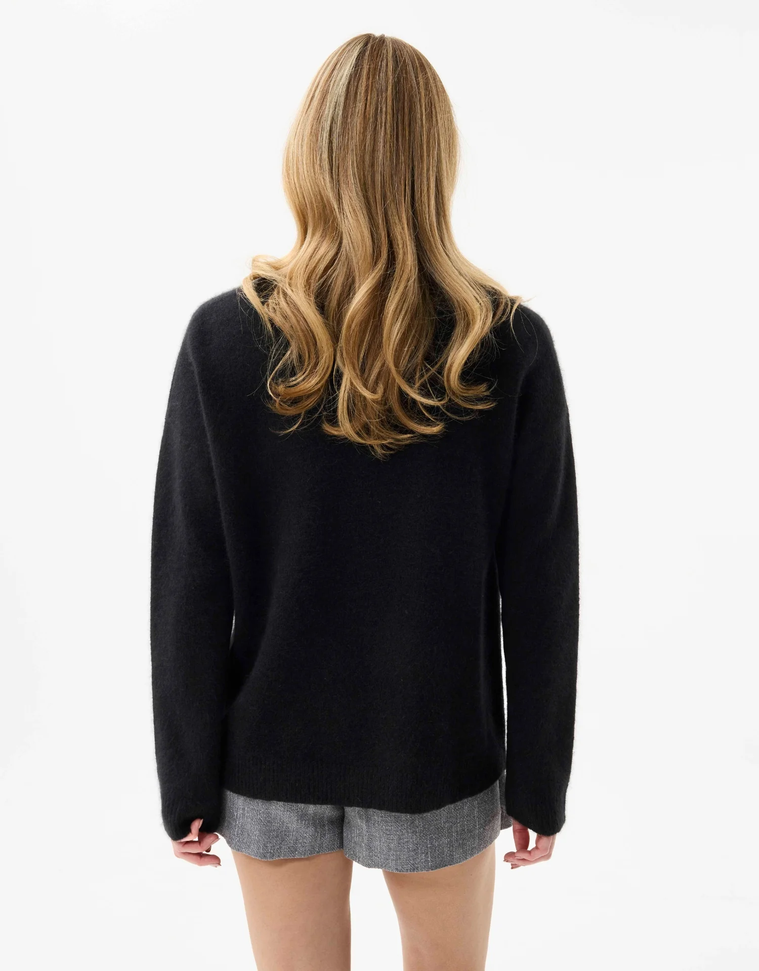 Pull col V en laine et raton laveur - Image 6
