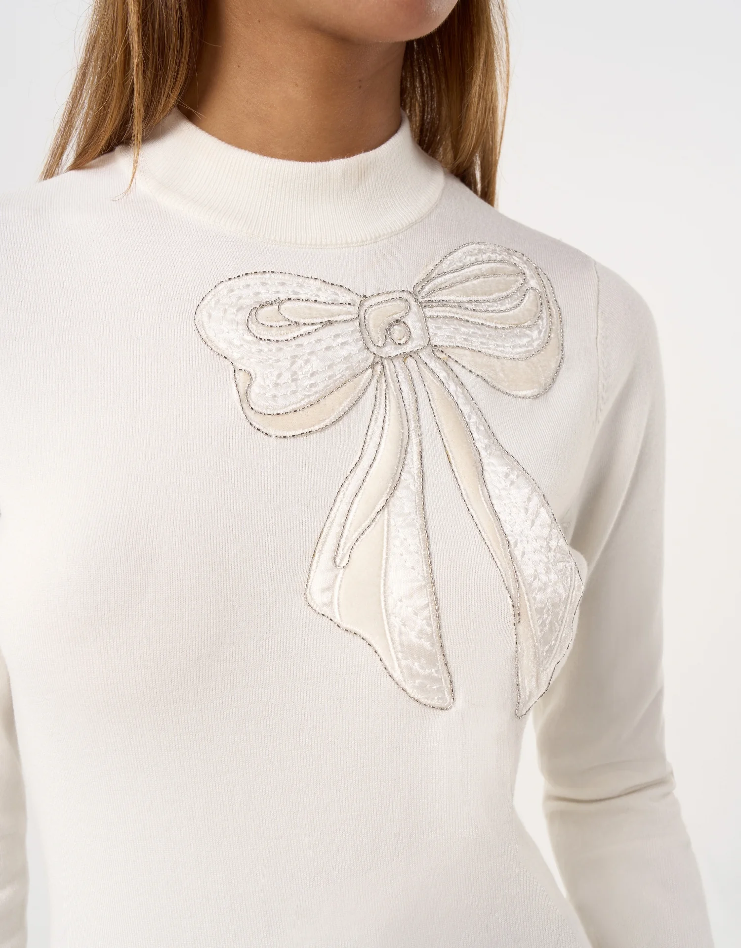 Pull en maille avec broderie nœud - Image 6