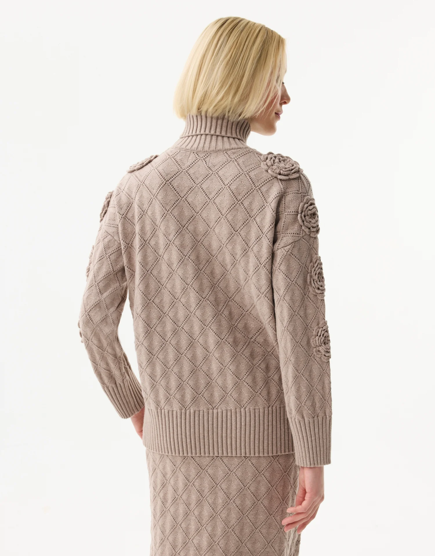 Pull en maille relief à fleurs 3D - Image 7
