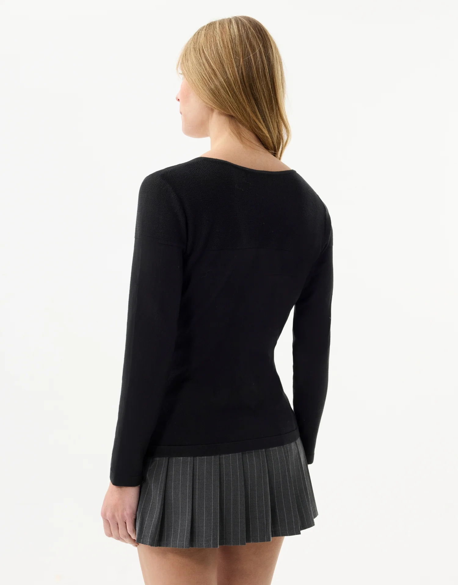 Pull noir avec nœud - Image 3