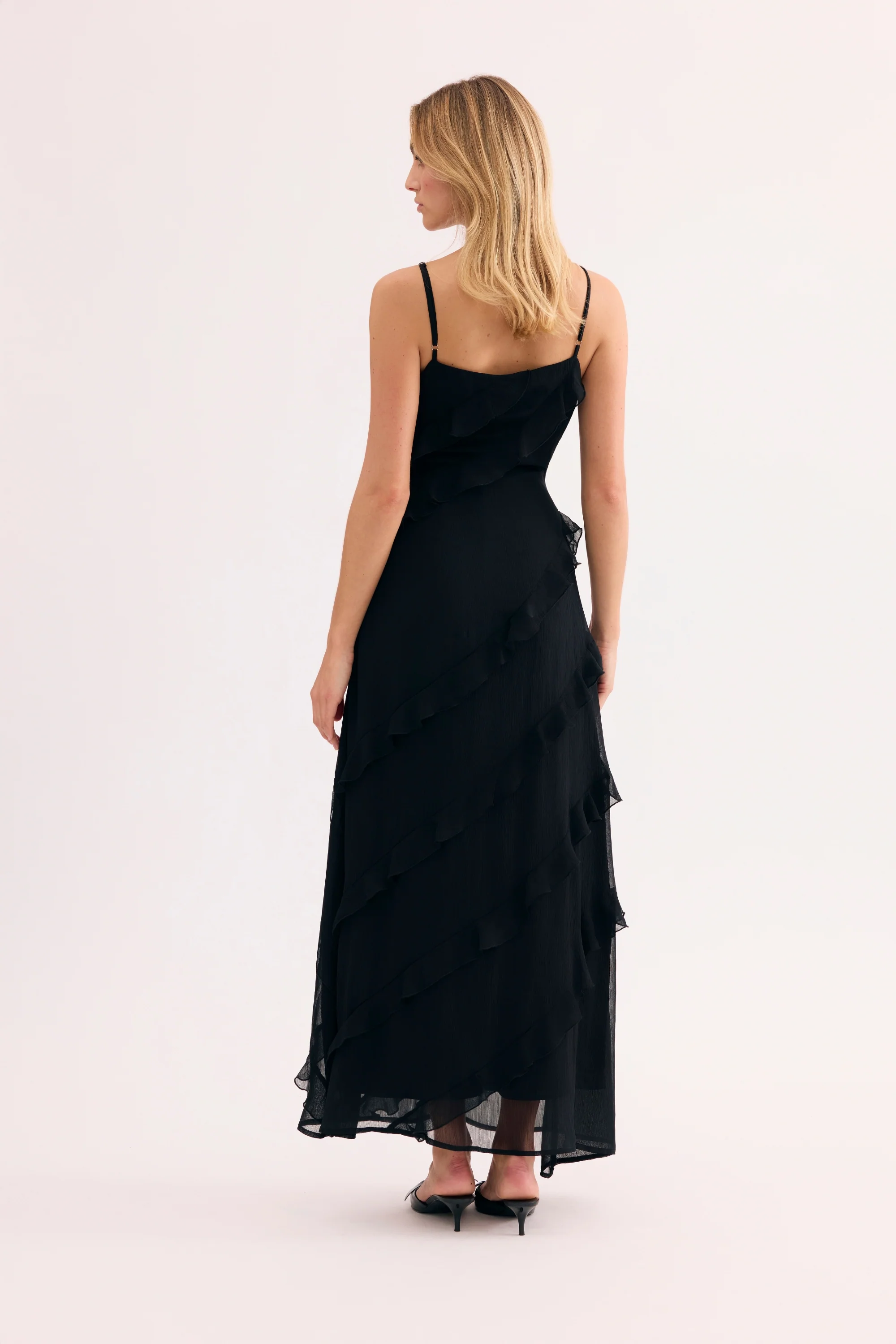 Robe longue noire à volants - Image 4