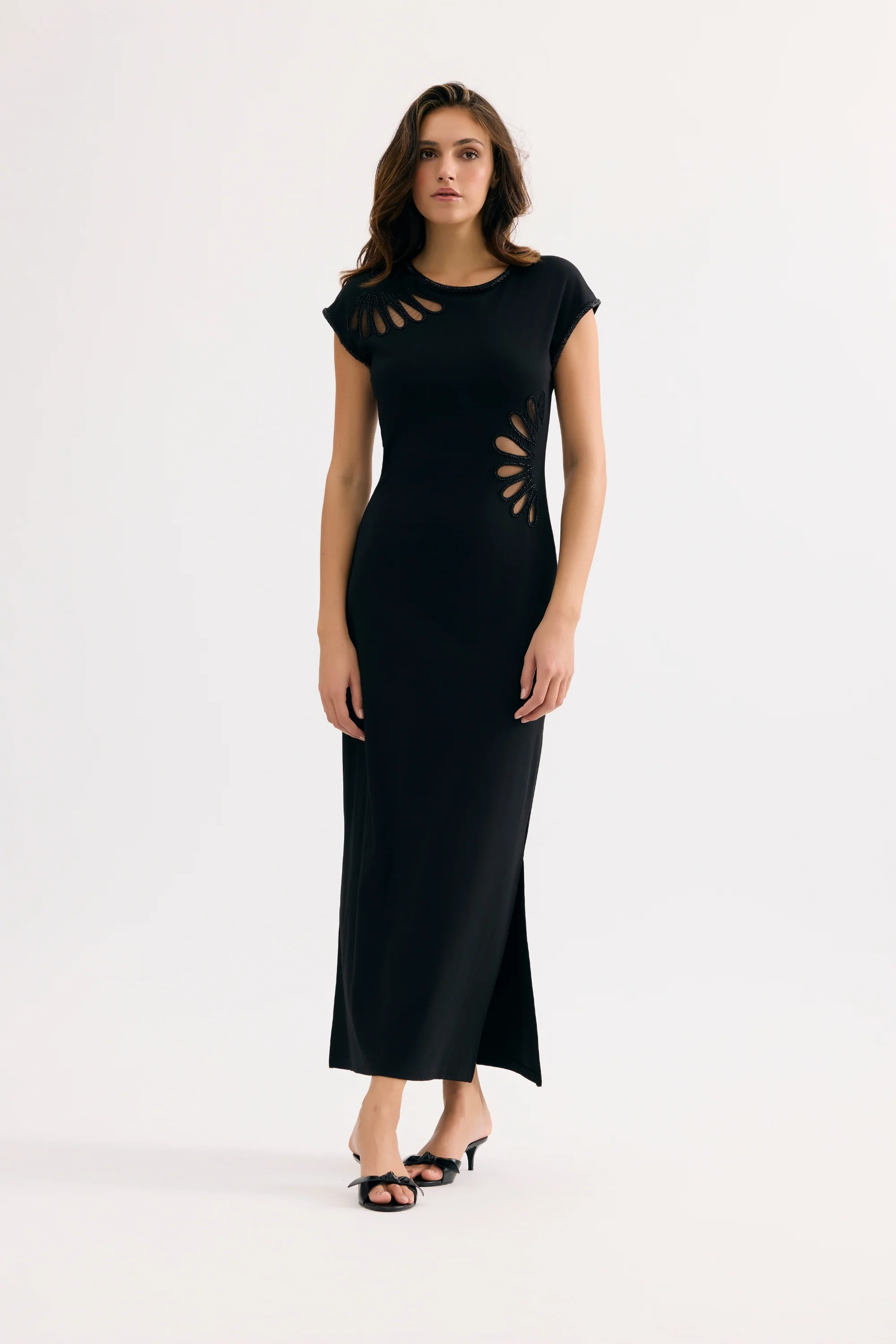 Robe longue noire détails ajourés - Image 3