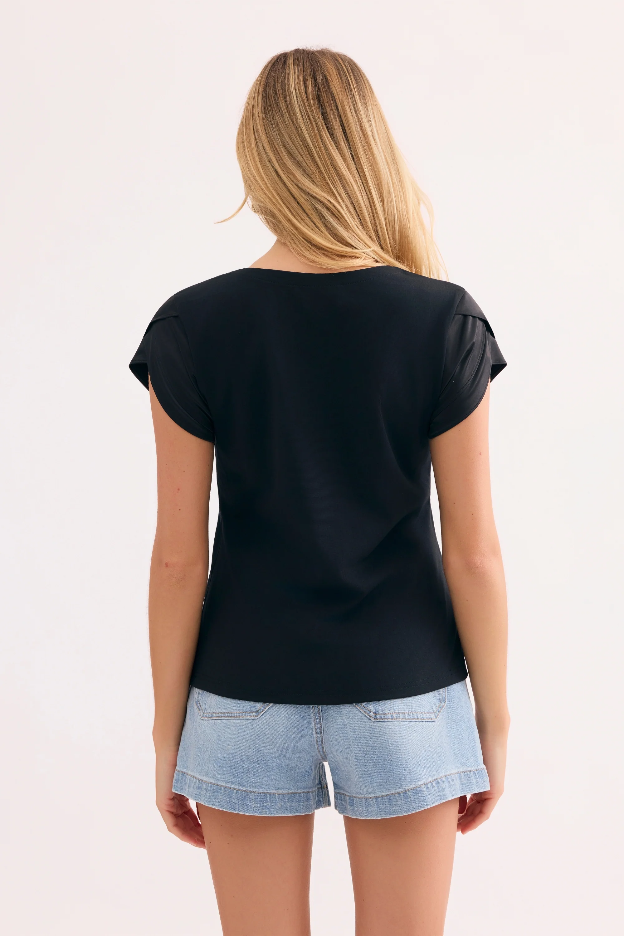 T-shirt col ajouré élégant - Image 4