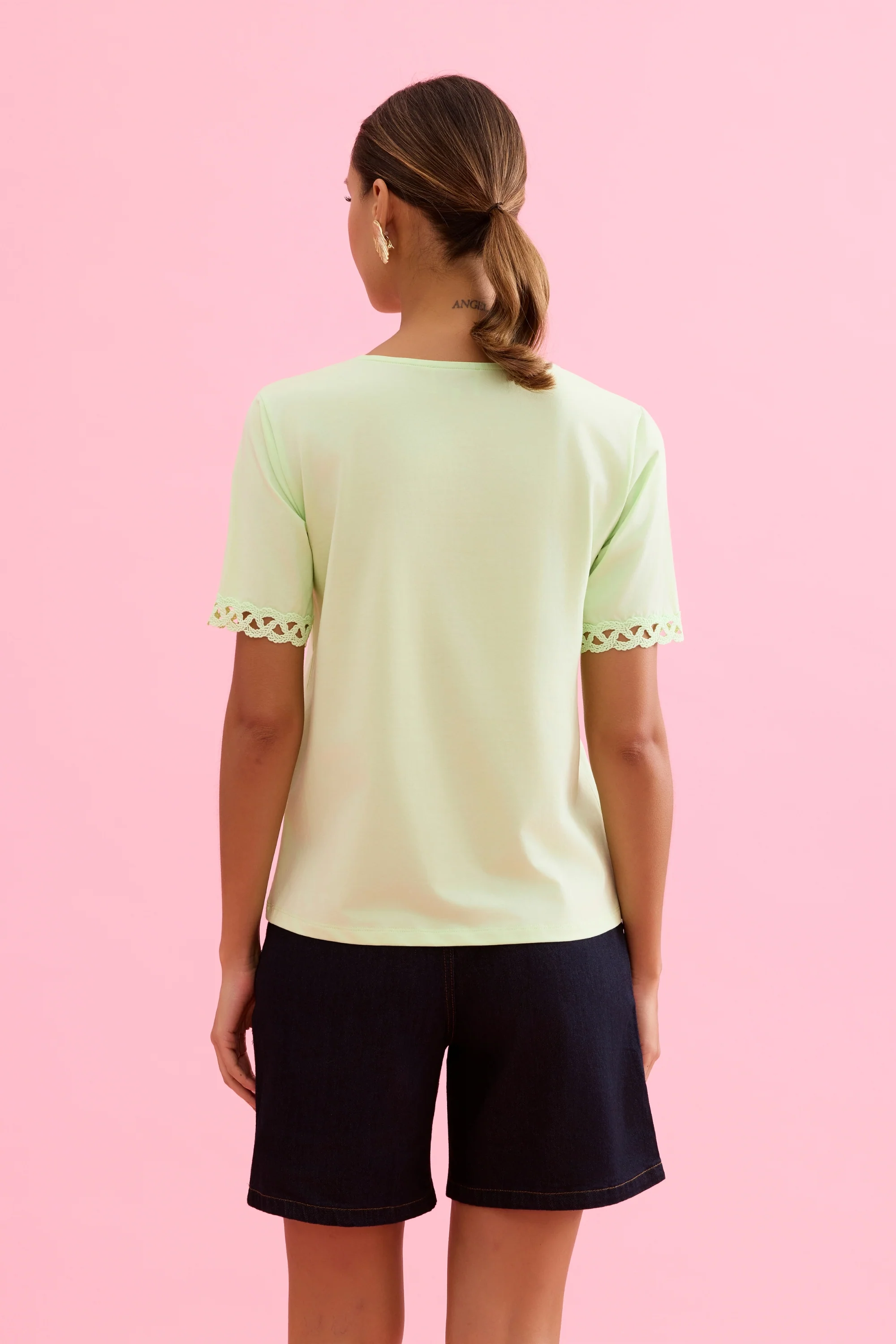T-shirt col V détails dentelle - Image 8