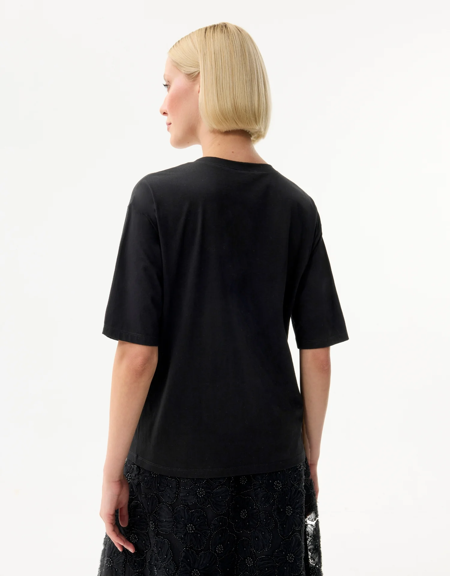 T-shirt fleurs brodées - Image 6