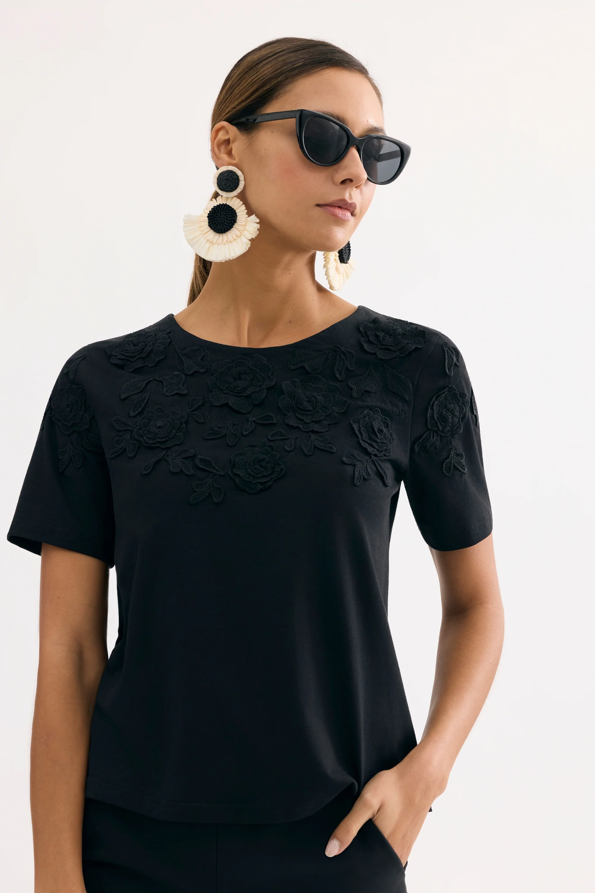 T-shirt fleurs relief couture - Image 5