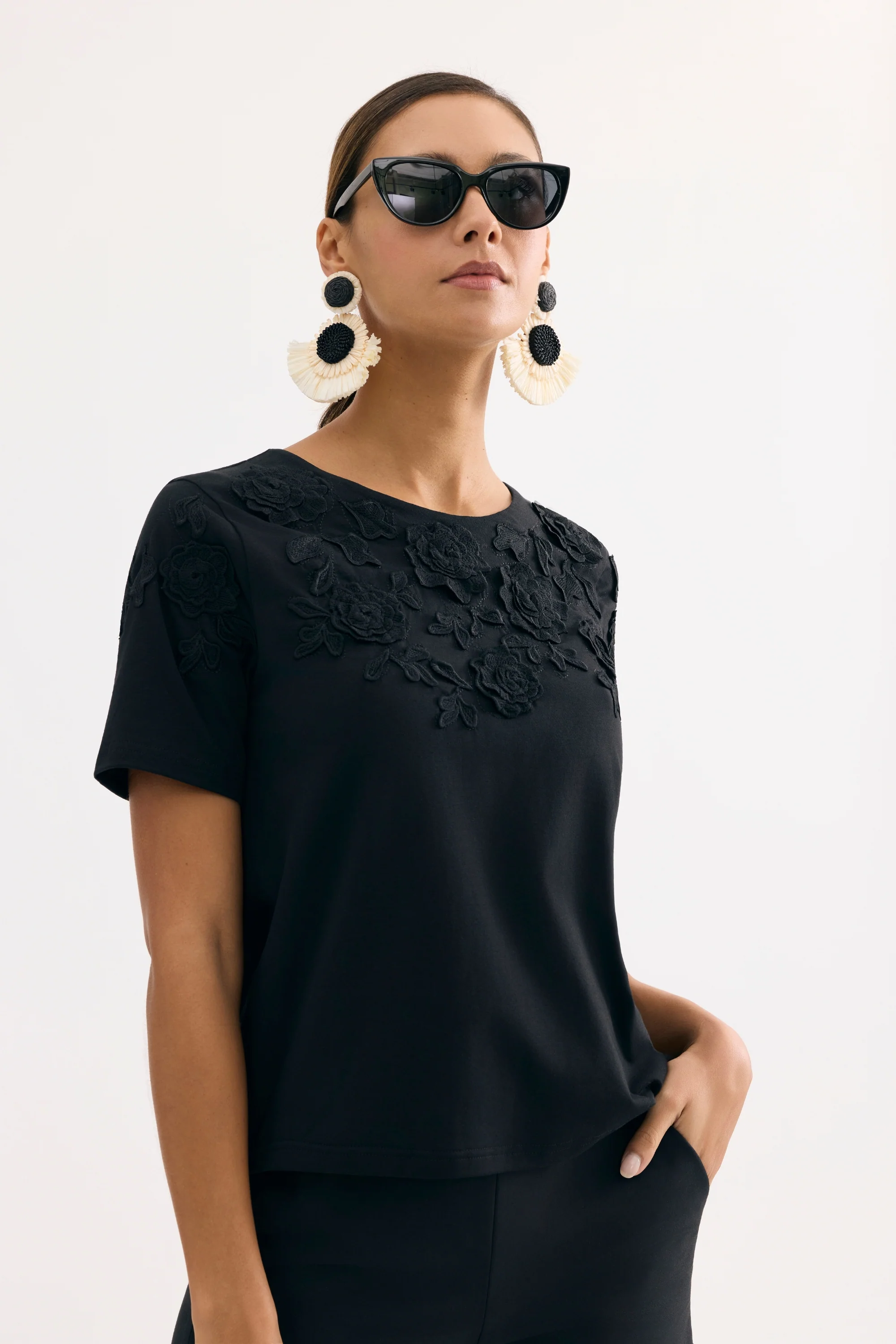 T-shirt fleurs relief couture - Image 7