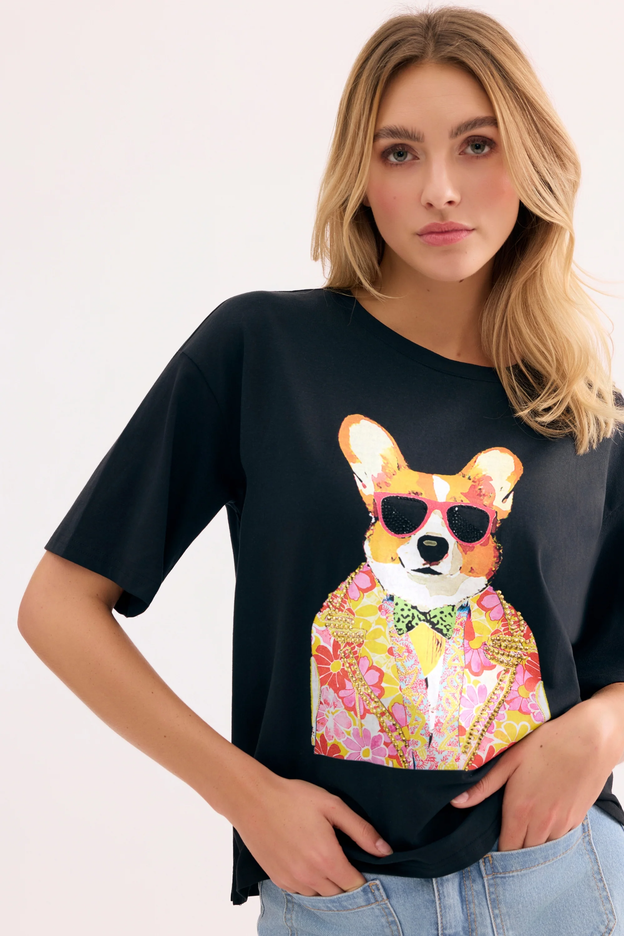 T-shirt imprimé chien stylisé