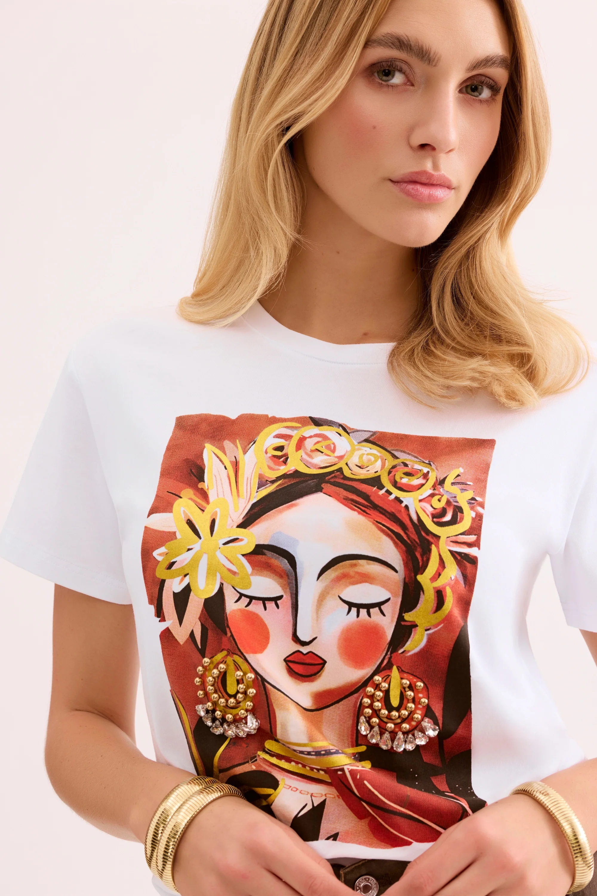 T-shirt imprimé visage artistique - Image 2