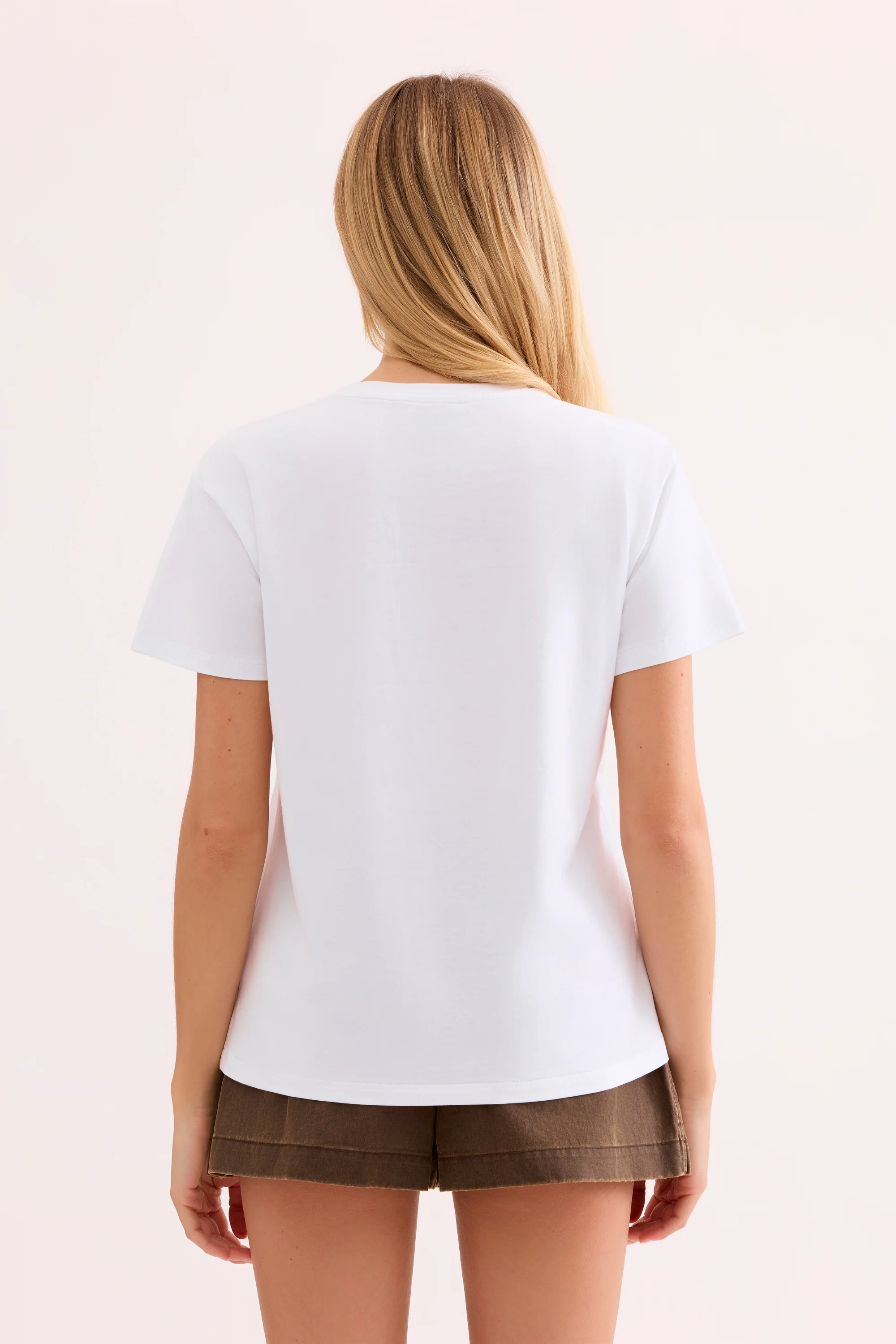 T-shirt imprimé visage artistique - Image 4