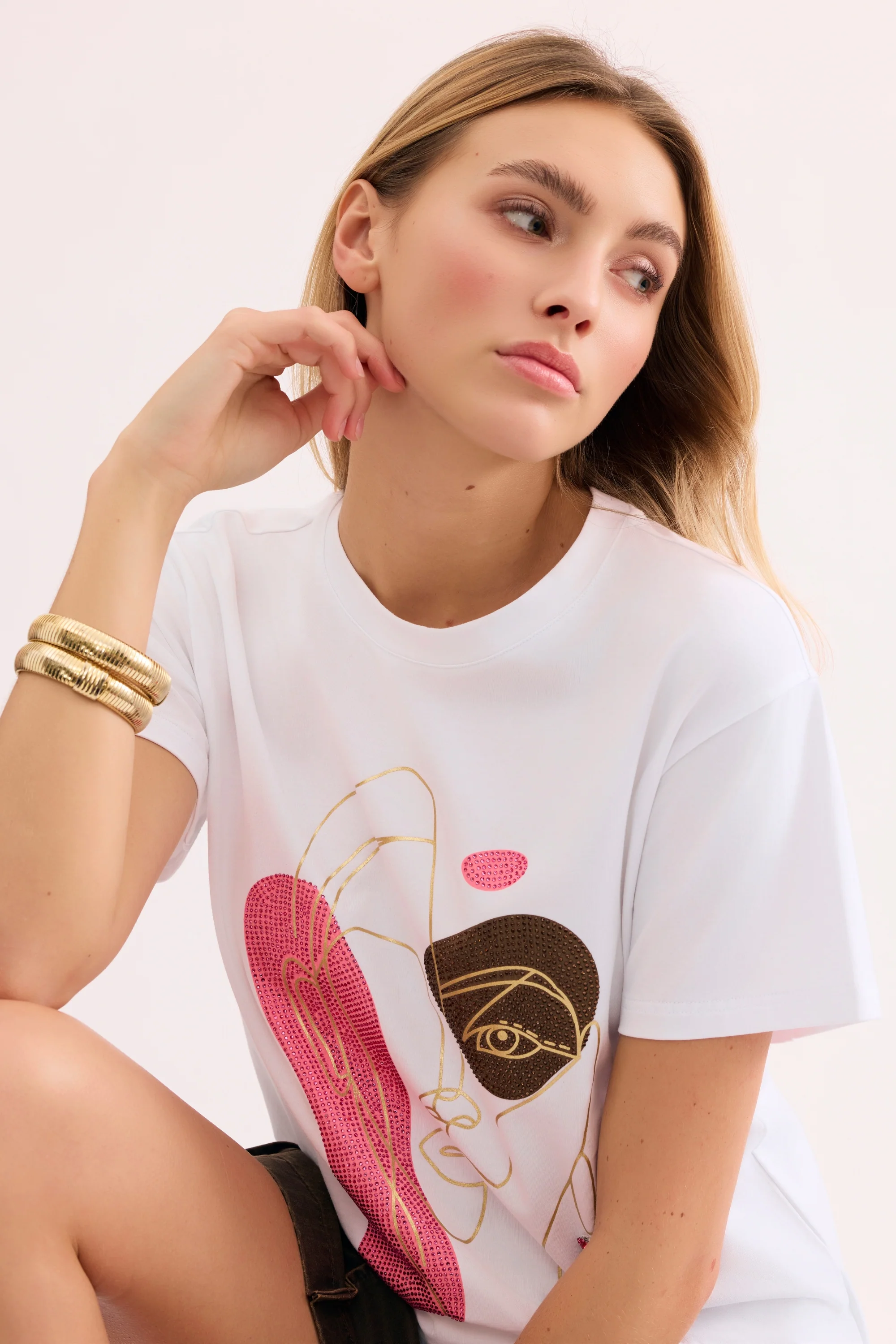 T-shirt imprimé visage graphique - Image 2